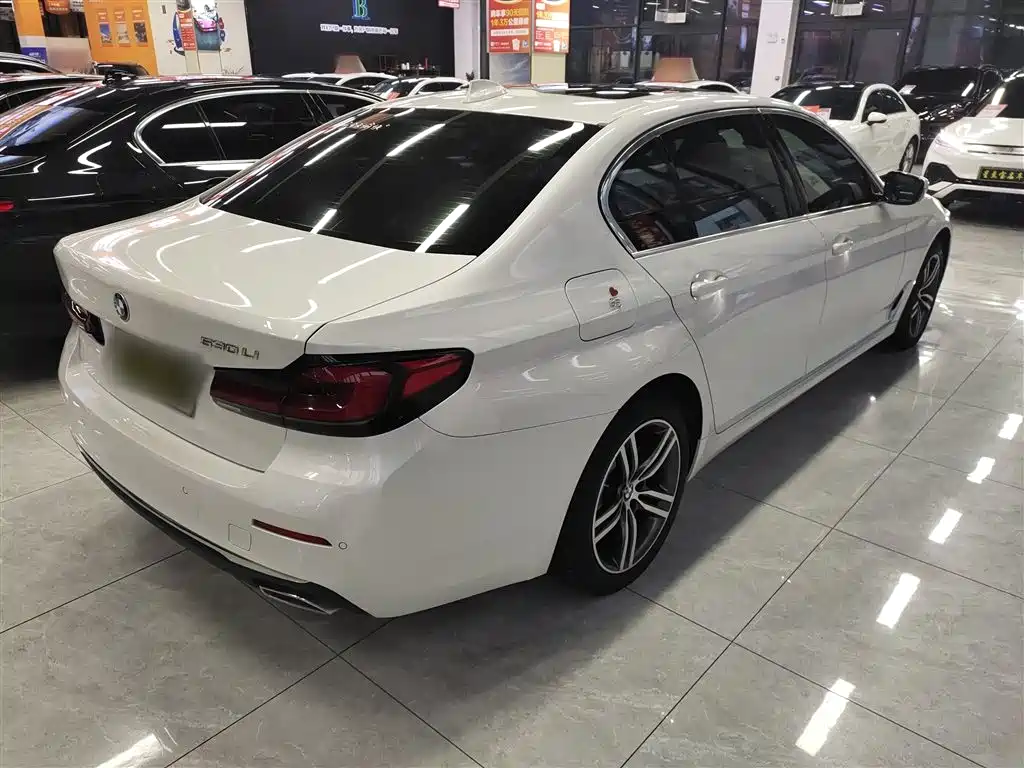 BMW 5 Series 2023 530Li Leading Luxury Package фото 7