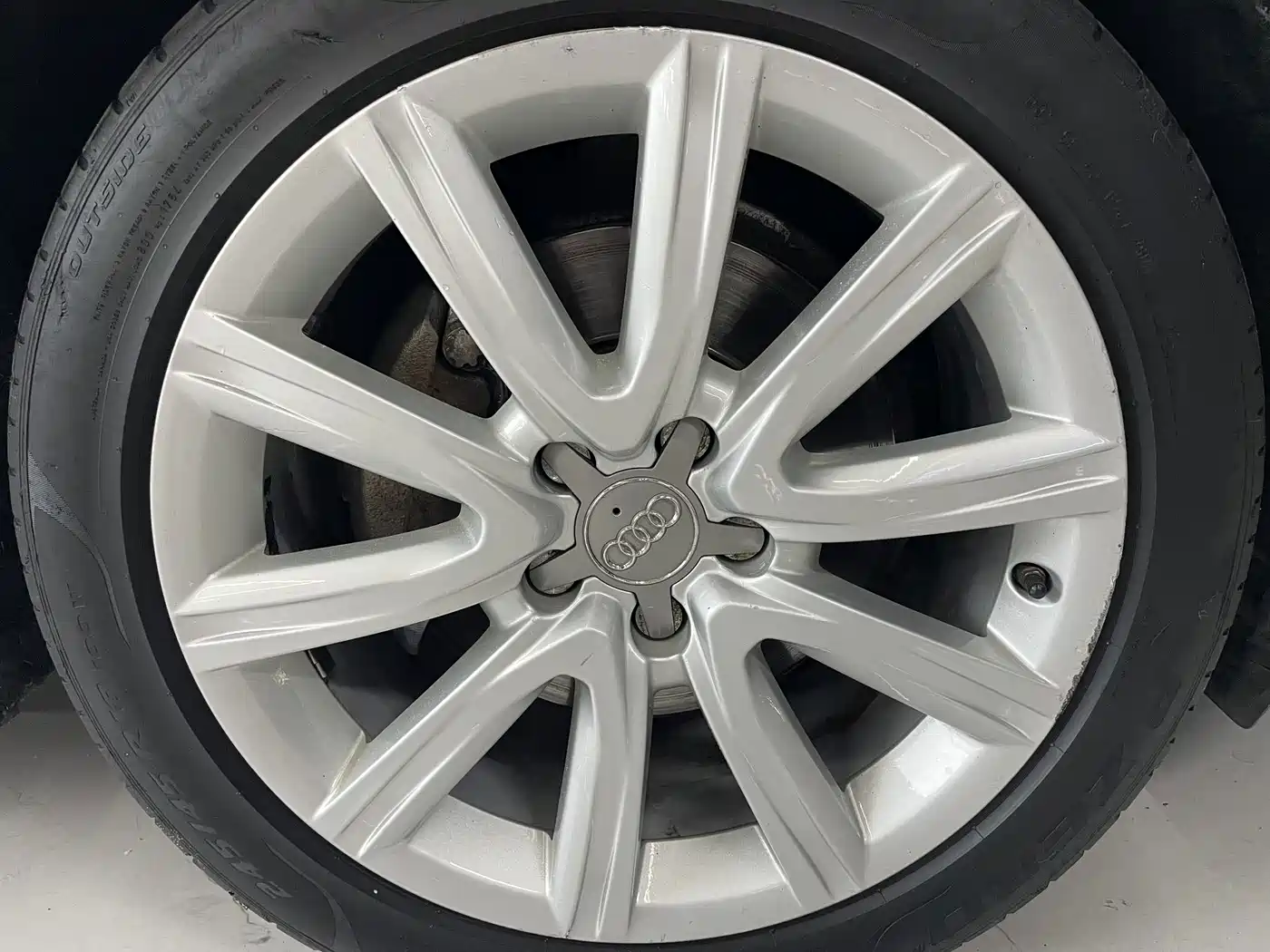 Фото 17 - Audi A6L