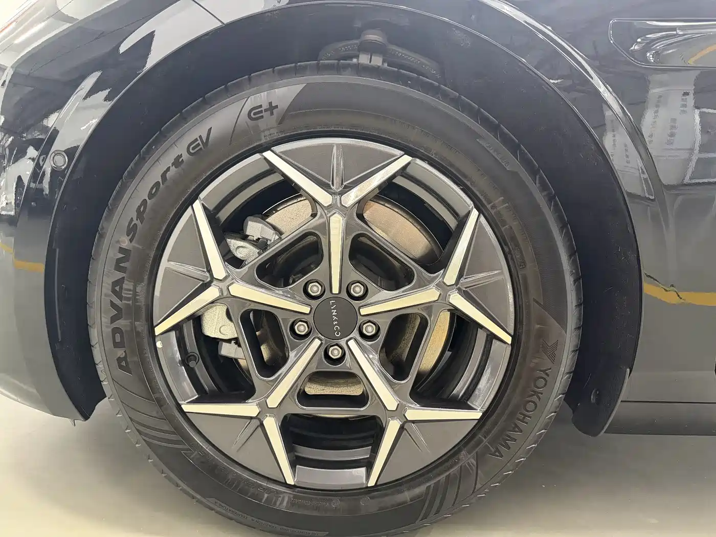 Lynk & Co 10 EM-P 2025 Facelift 240 AWD Ultra фото 13