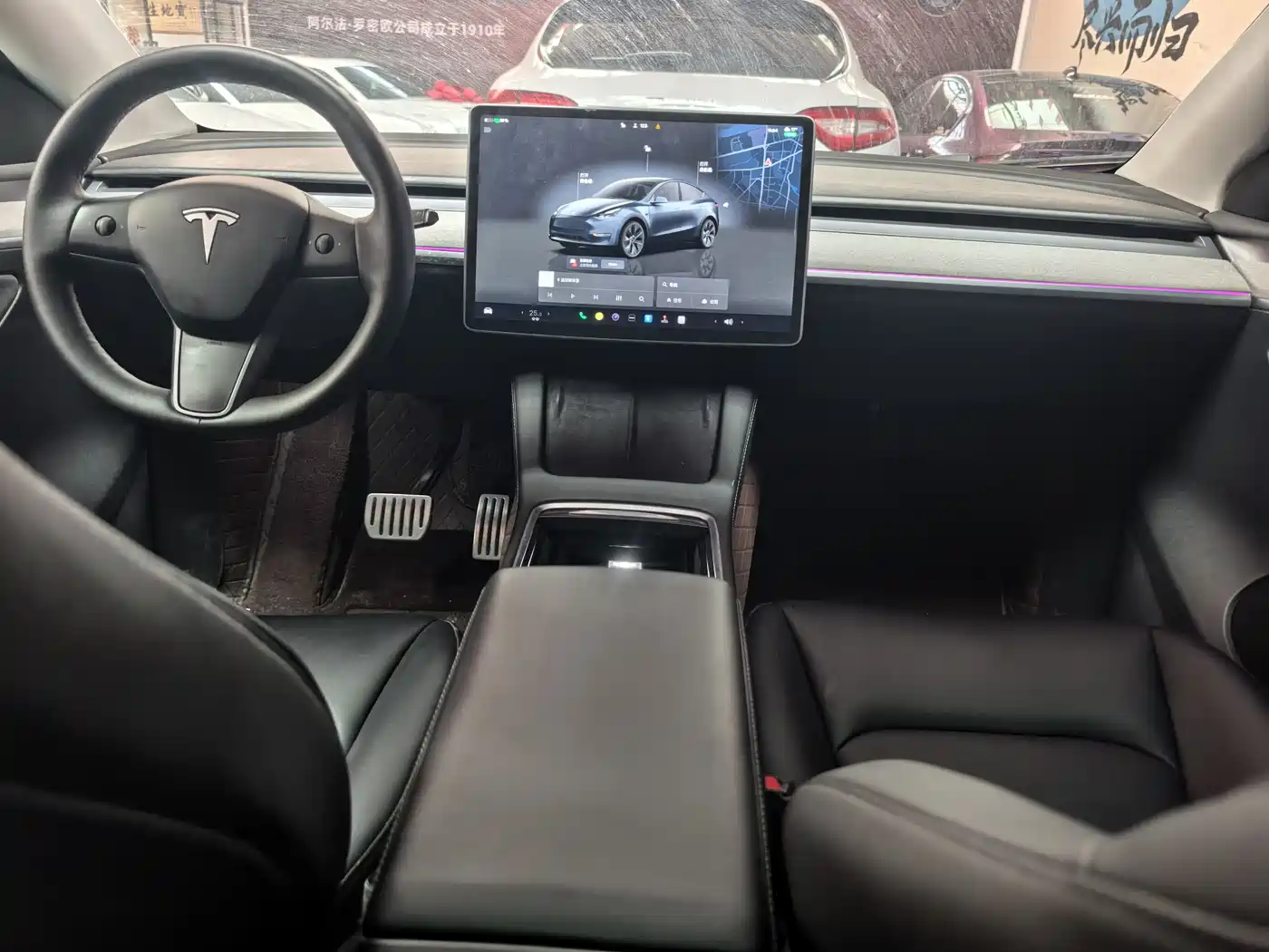 TESLA MODEL Y
