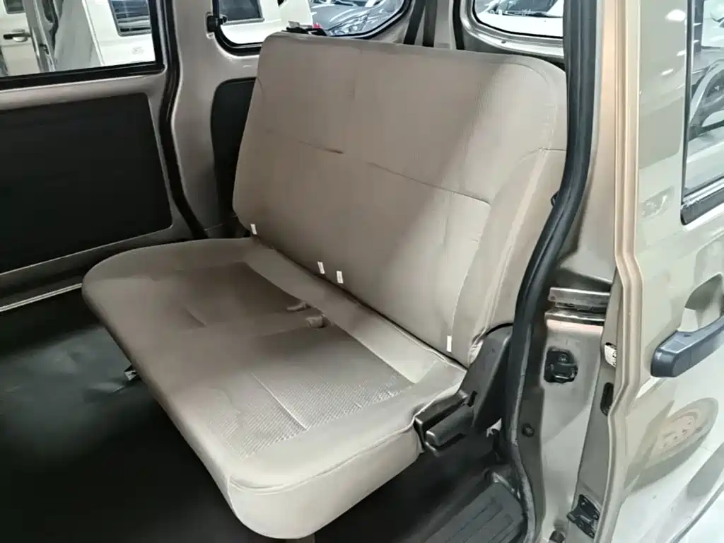 Wuling Motors Wuling Rongguang 2017 2015 1.2L S Base CNG