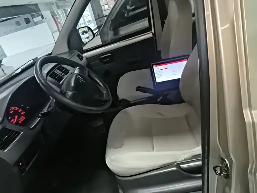 Wuling Motors Wuling Rongguang 2017 2015 1.2L S Base CNG