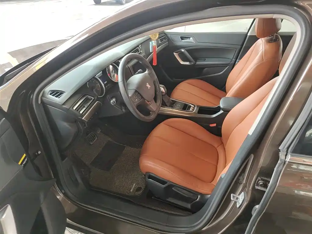 Peugeot 408 2014 1.8L Automatic Luxury Edition фото 15