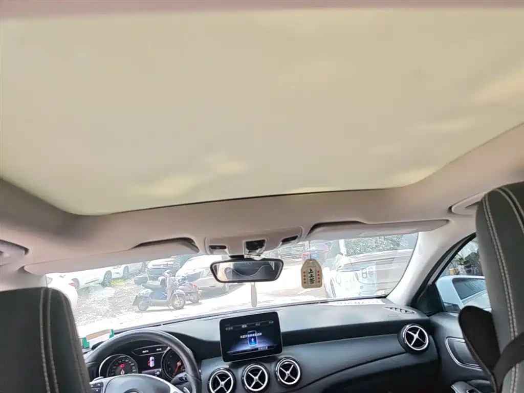 Mercedes-Benz GLA 2019 GLA 200 Dynamic фото 18