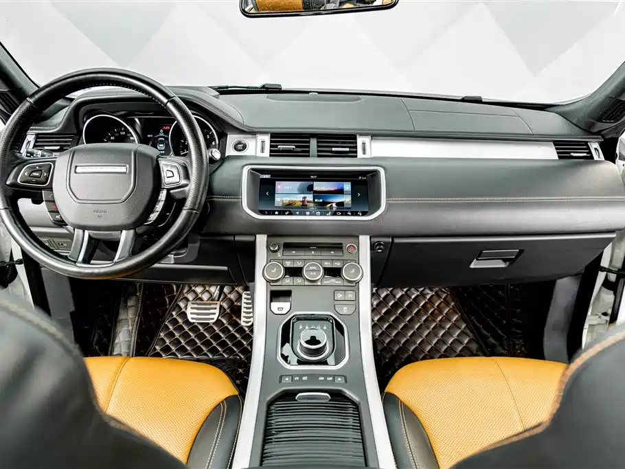 Land Rover Range Rover Evoque (Import) 2017 2.0T Convertible фото 17