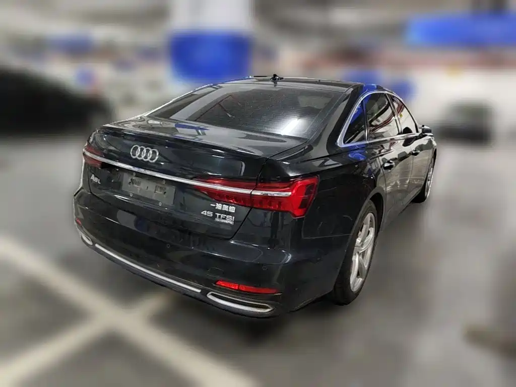 Фото 10 - Audi A6L