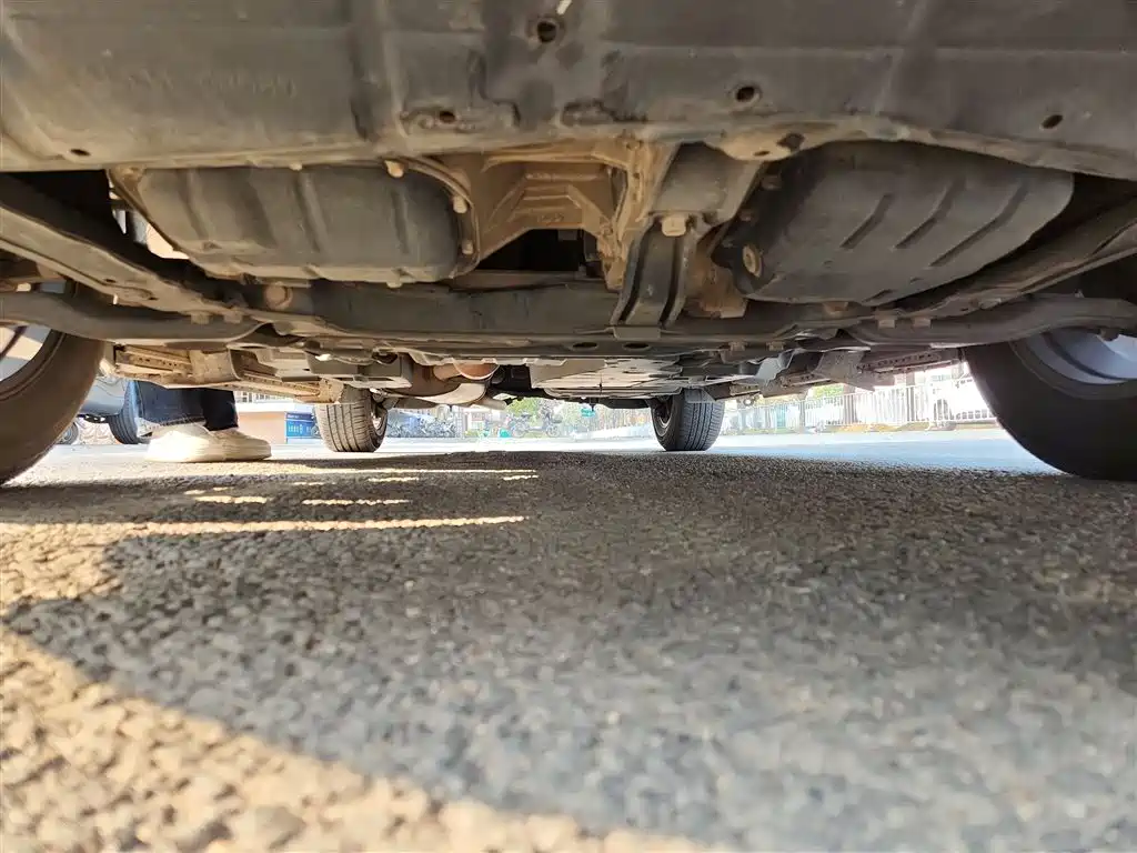 Toyota RAV4 Rongfang 2016 2.0L CVT 2WD Trend (China V) фото 23