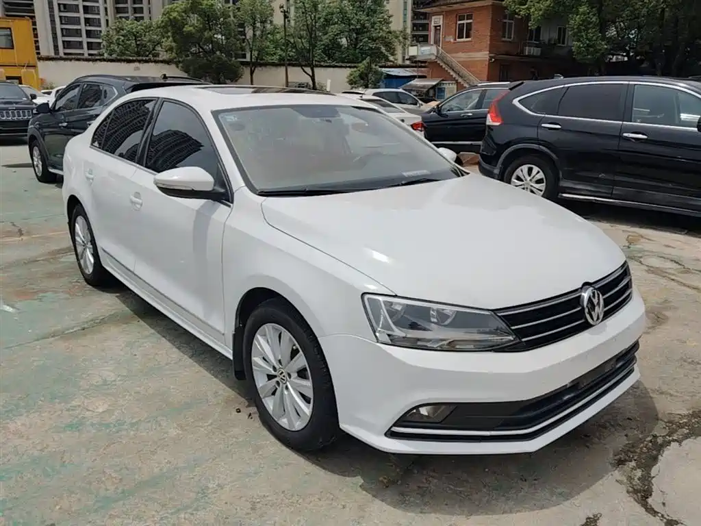 Volkswagen Sagitar 2016 230TSI 25th Anniversary Edition фото 4