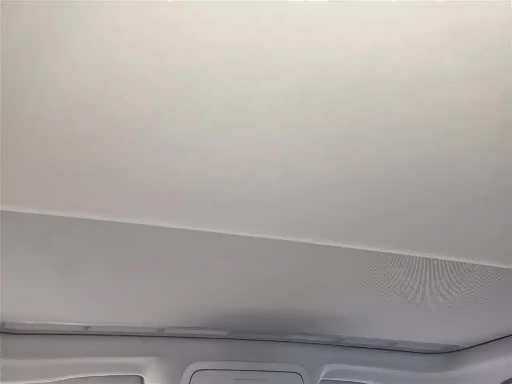 Volkswagen Sagitar 2015 1.6L Automatic Comfort фото 9