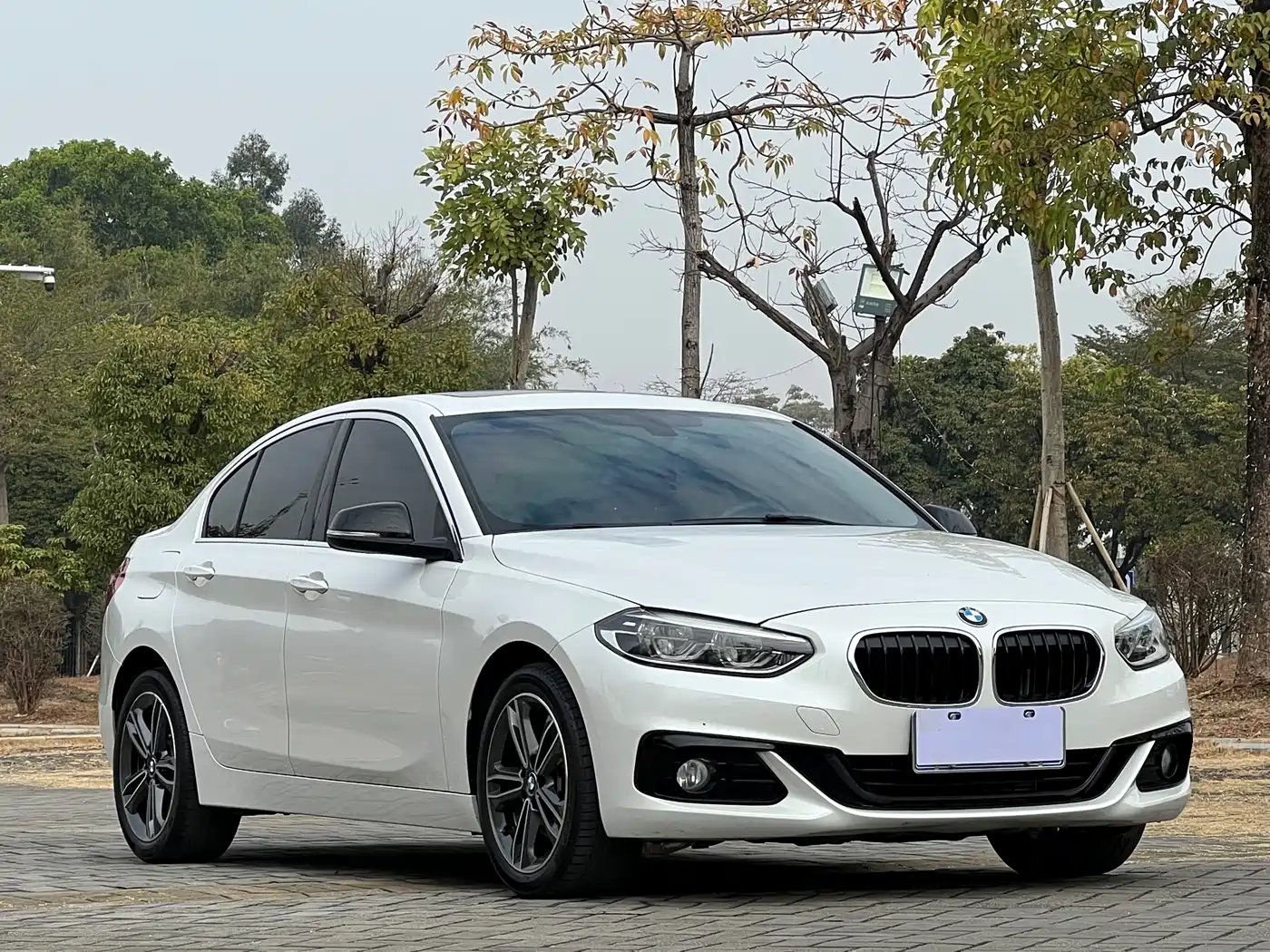 BMW 1 Series 2018 Facelift 118i Sport фото 3
