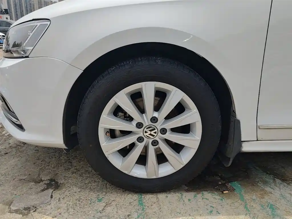 Volkswagen Sagitar 2016 230TSI 25th Anniversary Edition фото 23