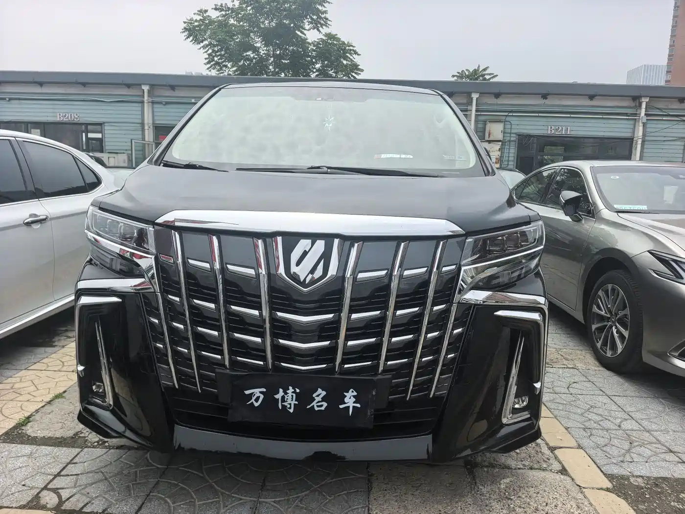 Toyota Alphard 2012 3.5L Luxury Edition фото 2