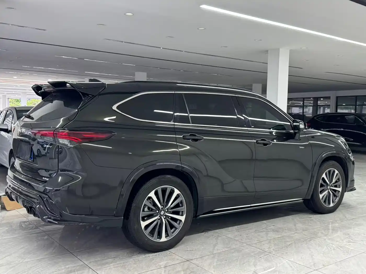 Toyota Crown Kluger 2025 2024 2.5L HEV 4WD Flagship Edition