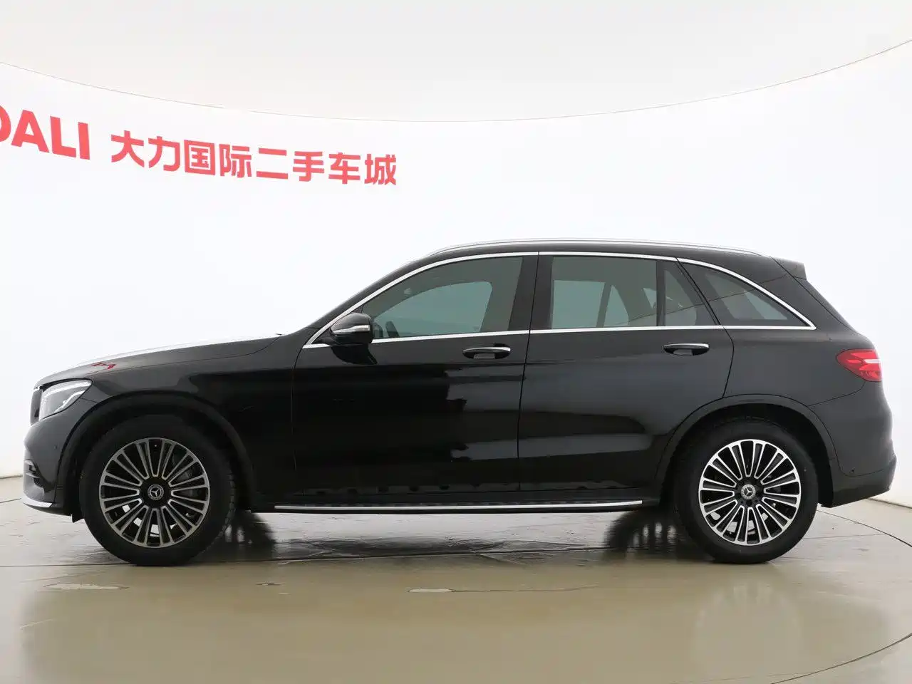 Mercedes-Benz GLC 2018 GLC 260 4MATIC Dynamic фото 5