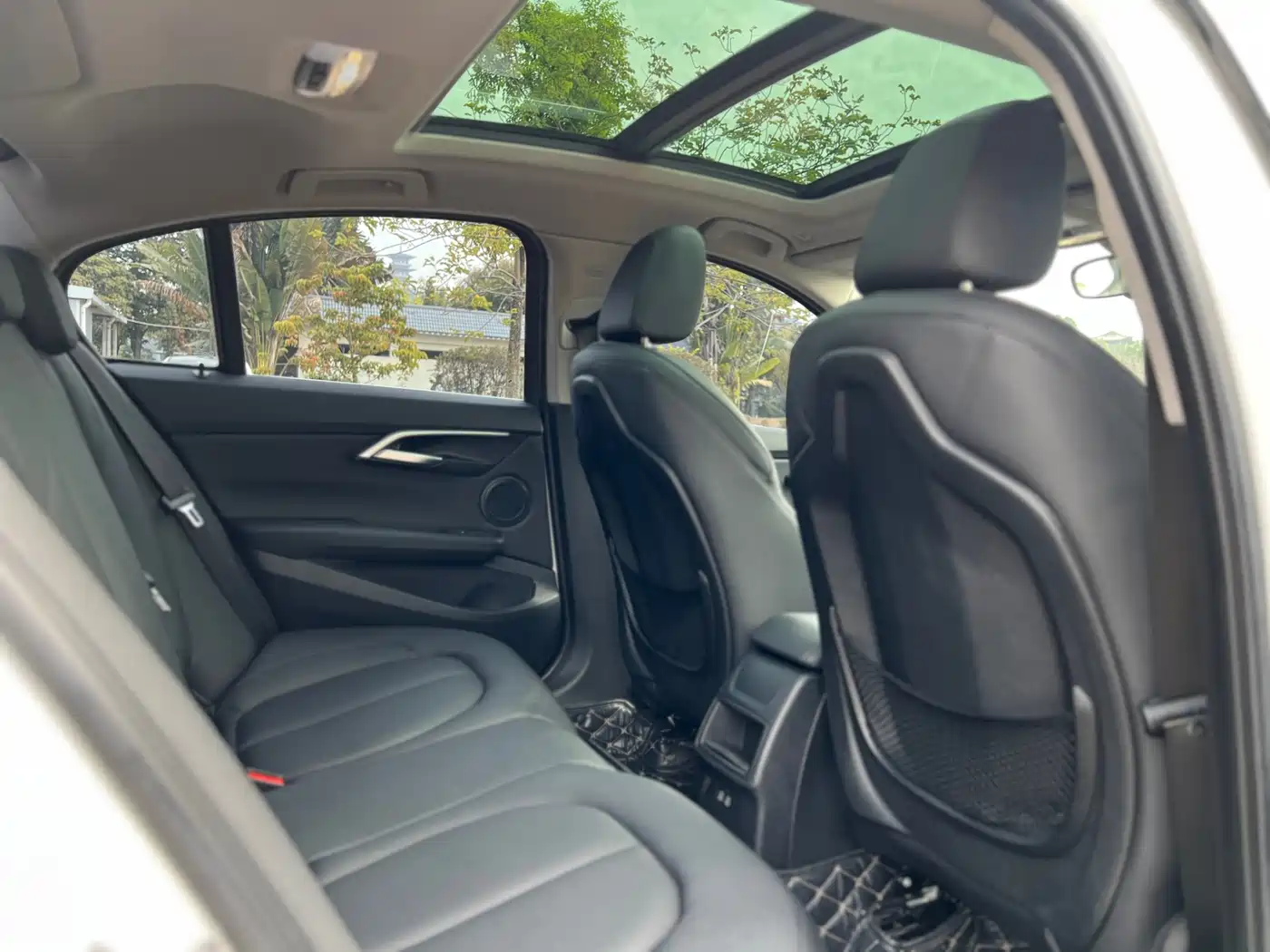 BMW 1 Series 2018 Facelift 118i Sport фото 14