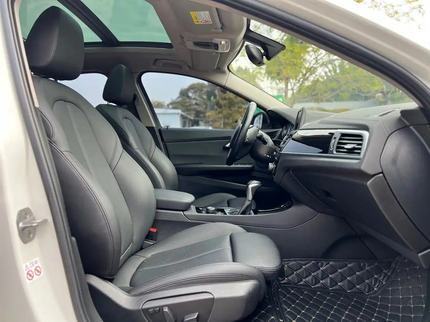 BMW 1 Series 2018 Facelift 118i Sport фото 13