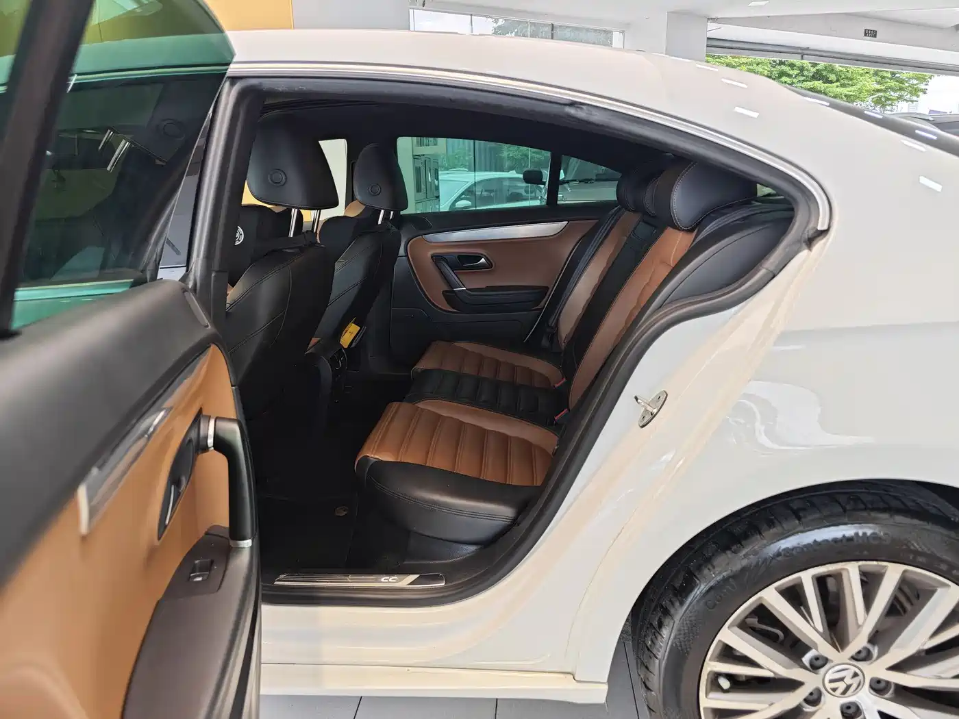 Volkswagen FAW-Volkswagen CC 2016 Model 1.8TSI Luxury фото 22
