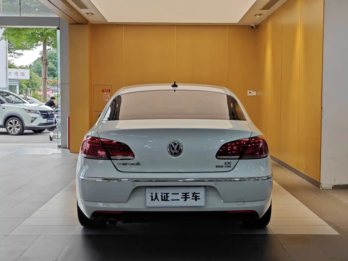 Volkswagen FAW-Volkswagen CC 2016 Model 1.8TSI Luxury фото 29