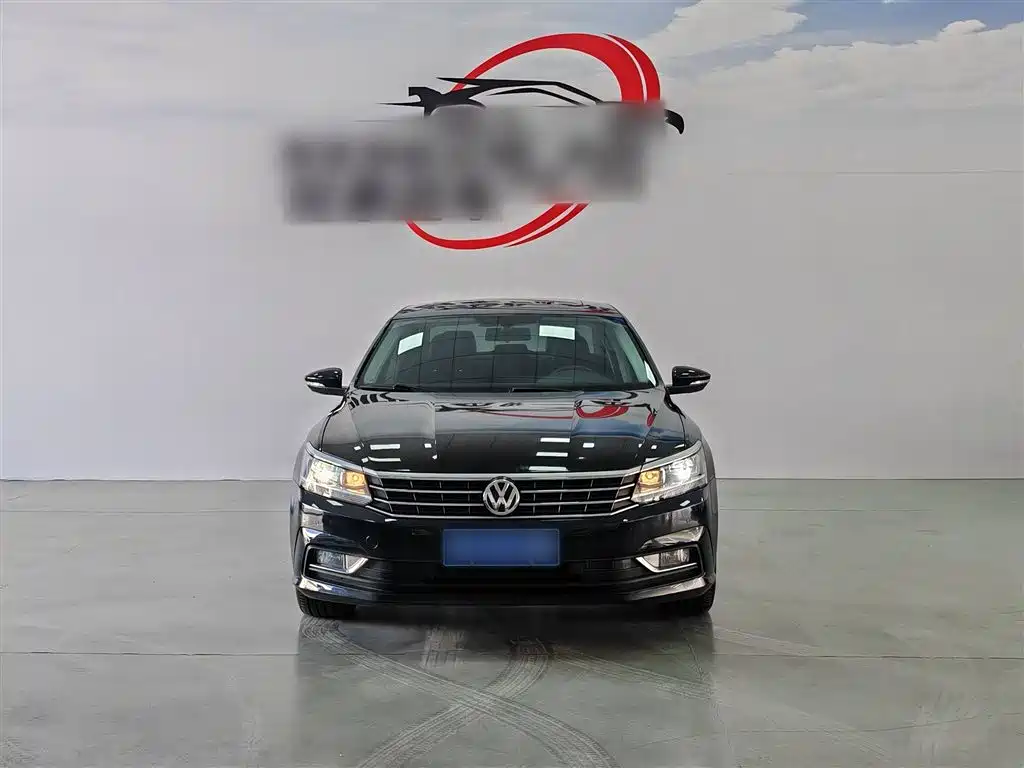 Volkswagen Passat 2017 330TSI DSG Prestige фото 3