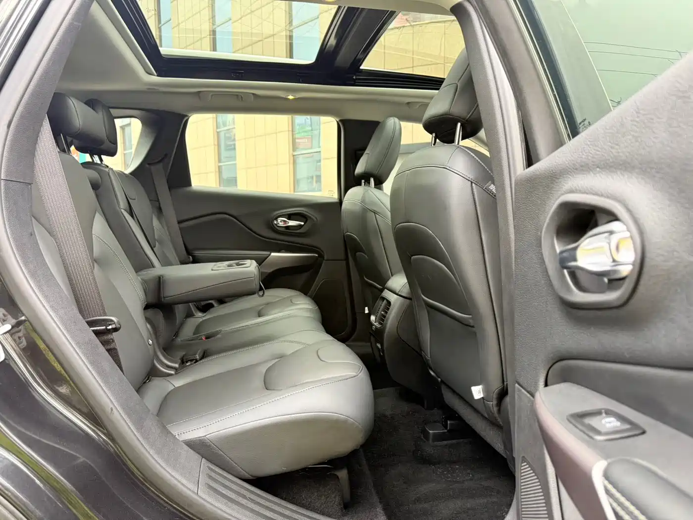 Jeep Cherokee 2020 2019 2.0T 2WD Premium Edition China VI