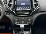 Photo 13 - Jeep Cherokee