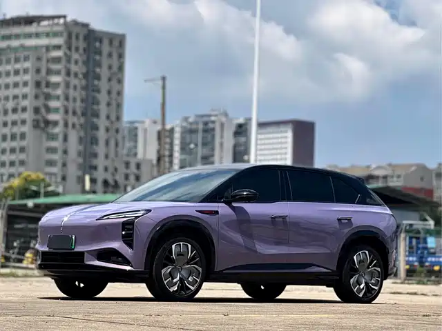 Hongqi Tiangong 08 680 Ultra, полный привод