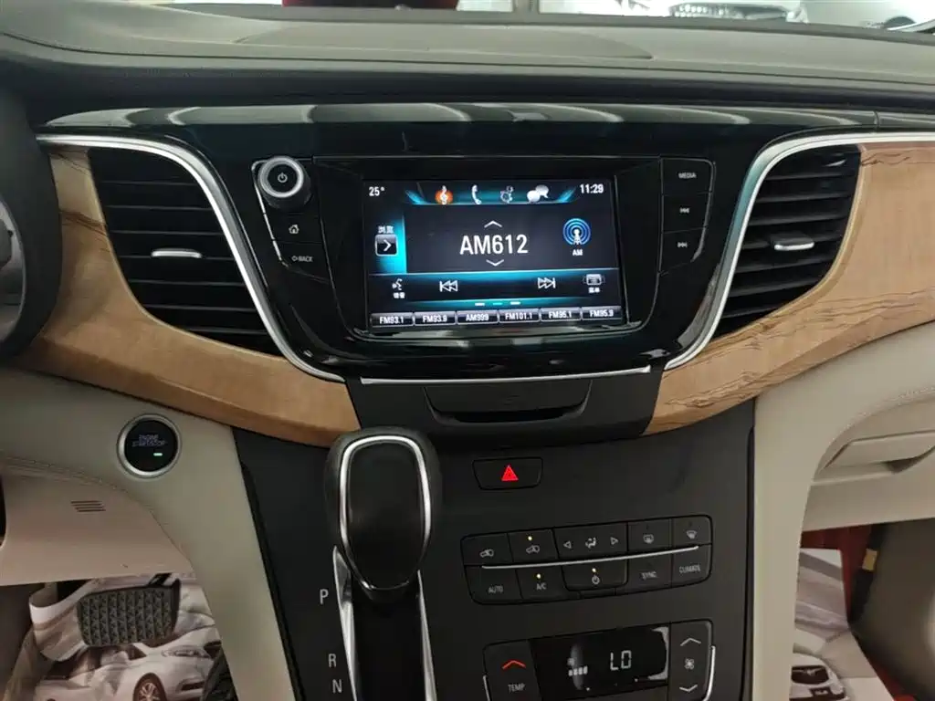 Buick GL8 2017 ES 28T Comfort Type China V фото 13