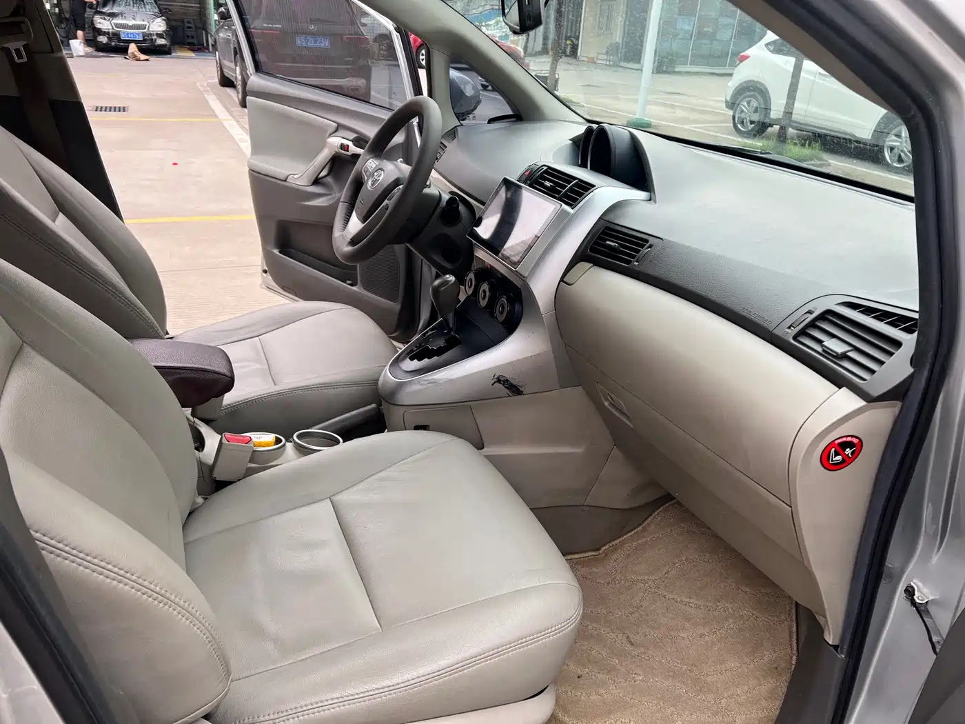 Toyota E'Z 2015 180E CVT Crossover Edition фото 7