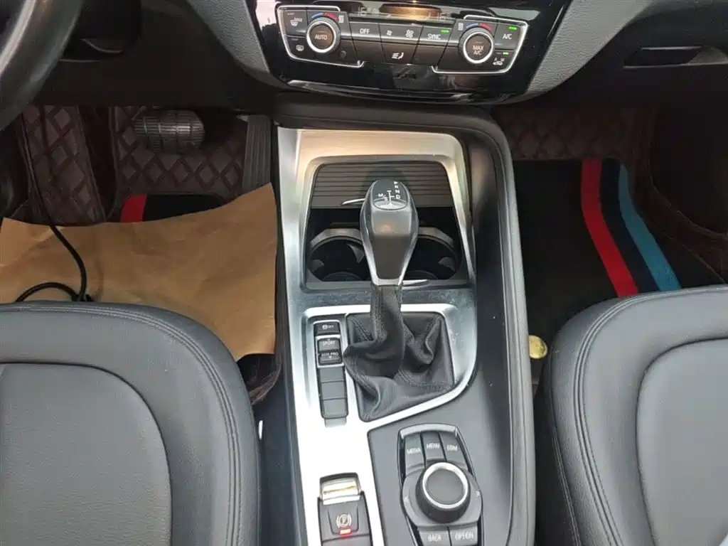 BMW X1 2018 sDrive20Li Leading Model фото 14