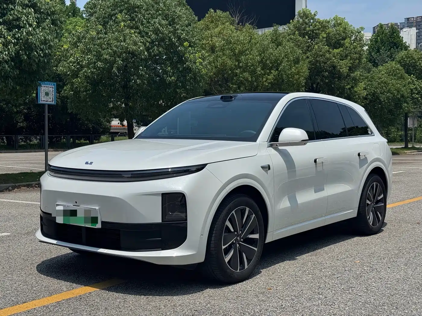 Li Auto L6 2025