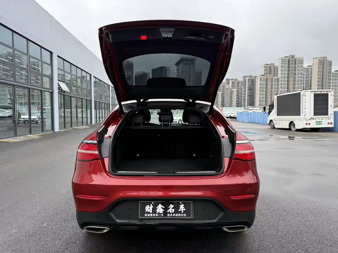 Mercedes-Benz GLC Coupe 2017 GLC 260 4MATIC Coupe SUV фото 13