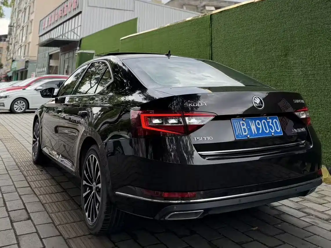 Škoda Superb 2018 TSI330 DSG Luxury Edition China V фото 13