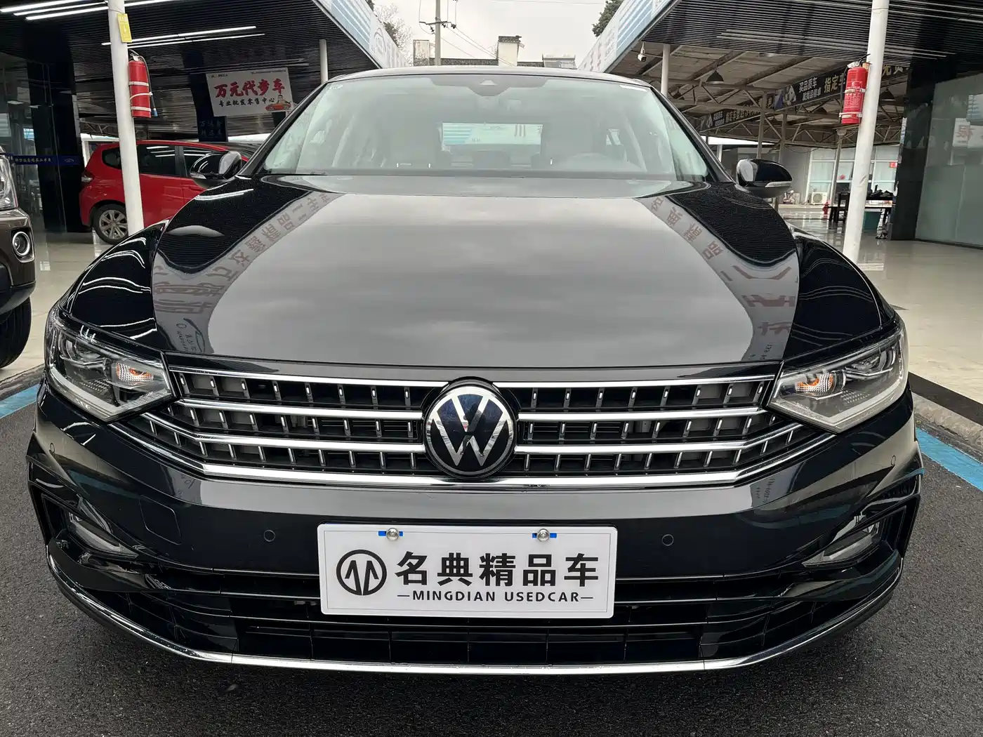 Volkswagen Magotan 2023 Model 2 Million Commemorative Edition 330TSI DSG Luxury фото 2