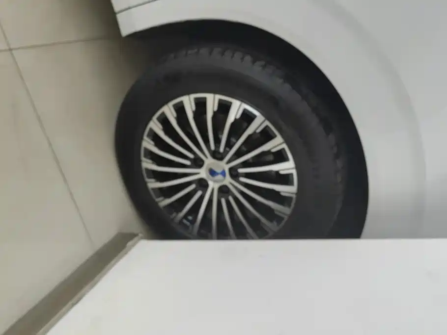 Denza D9 2023 2022 DM-i 970 AWD Flagship