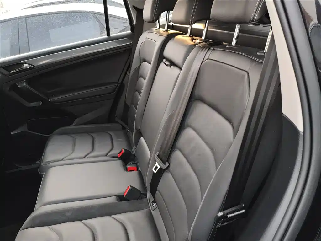 Volkswagen Tiguan L 2021 330TSI Automatic 2WD R-Line Premium фото 14