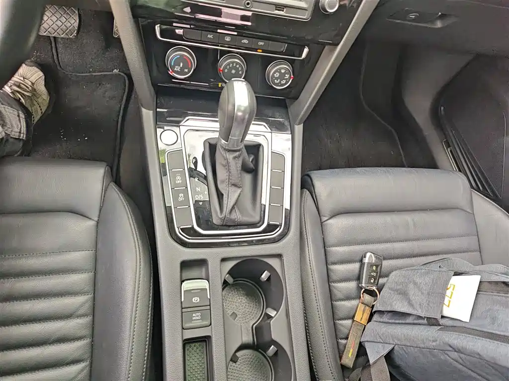 Volkswagen Magotan 2017 330TSI DSG Leading фото 14