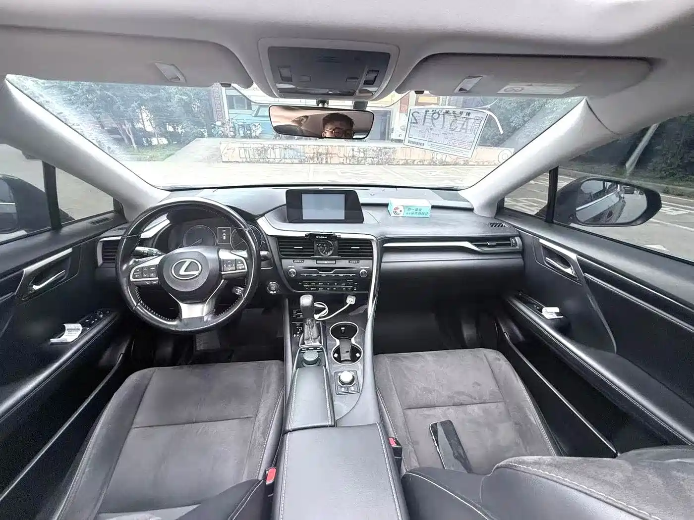 Фото 5 - Lexus RX