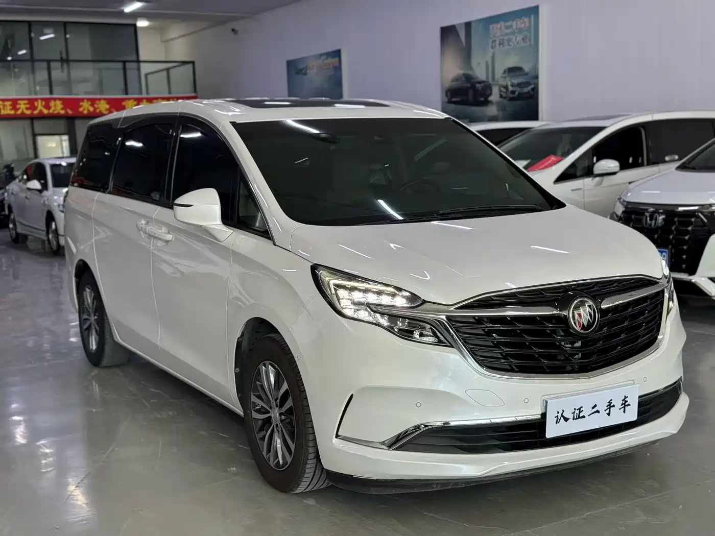 Buick GL8 2021 ES Landlord 653T Premium фото 3