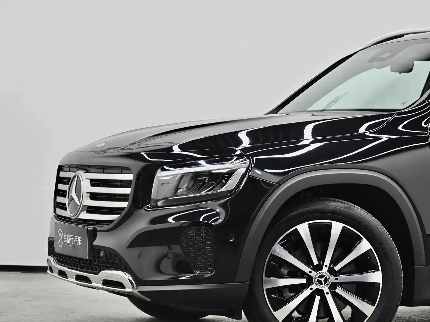 MERCEDES-BENZ GLB