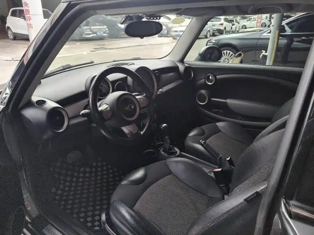 MINI CLUBMAN 2010 2010 1.6L COOPER Cheer