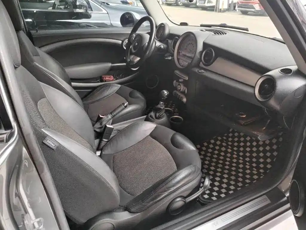MINI CLUBMAN 2010 2010 1.6L COOPER Cheer