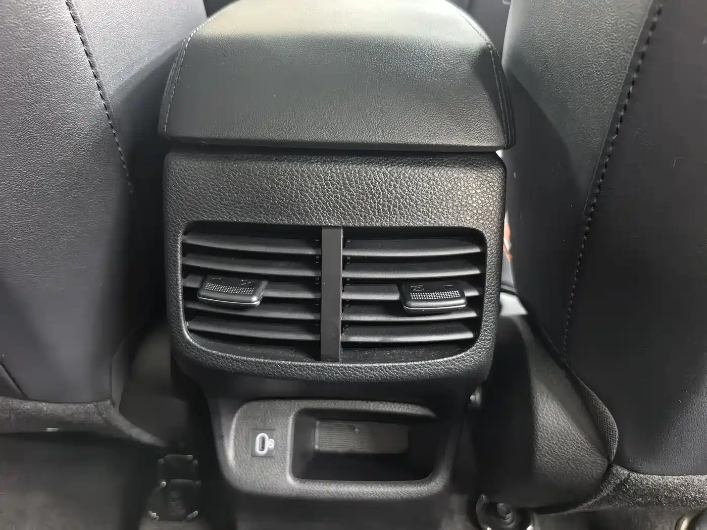 Kia Seltos 2023 1.5L CVT Luxury Edition фото 10