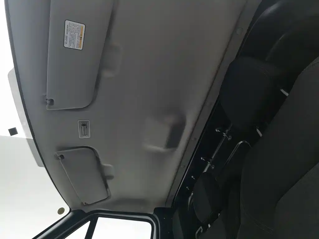 Jiangling JMC Fushun 2025 2023 Model 2.0T Manual Short Wheelbase Medium Roof Commercial Van 2/3 Seats