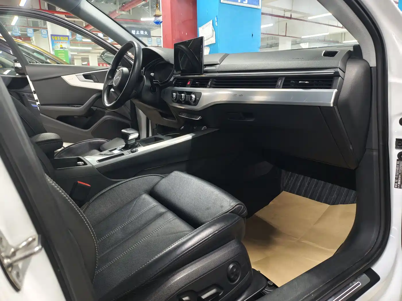 Audi A4L 2022 40 TFSI Fashion Dynamic фото 10