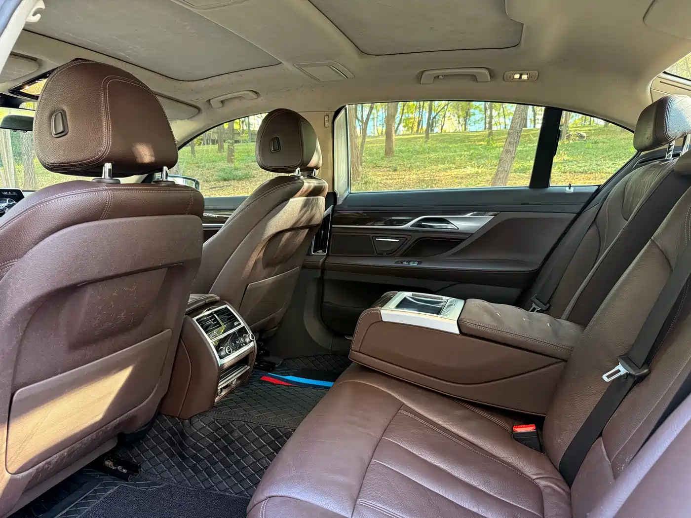 BMW 7 Series 2016 730Li Leading фото 6