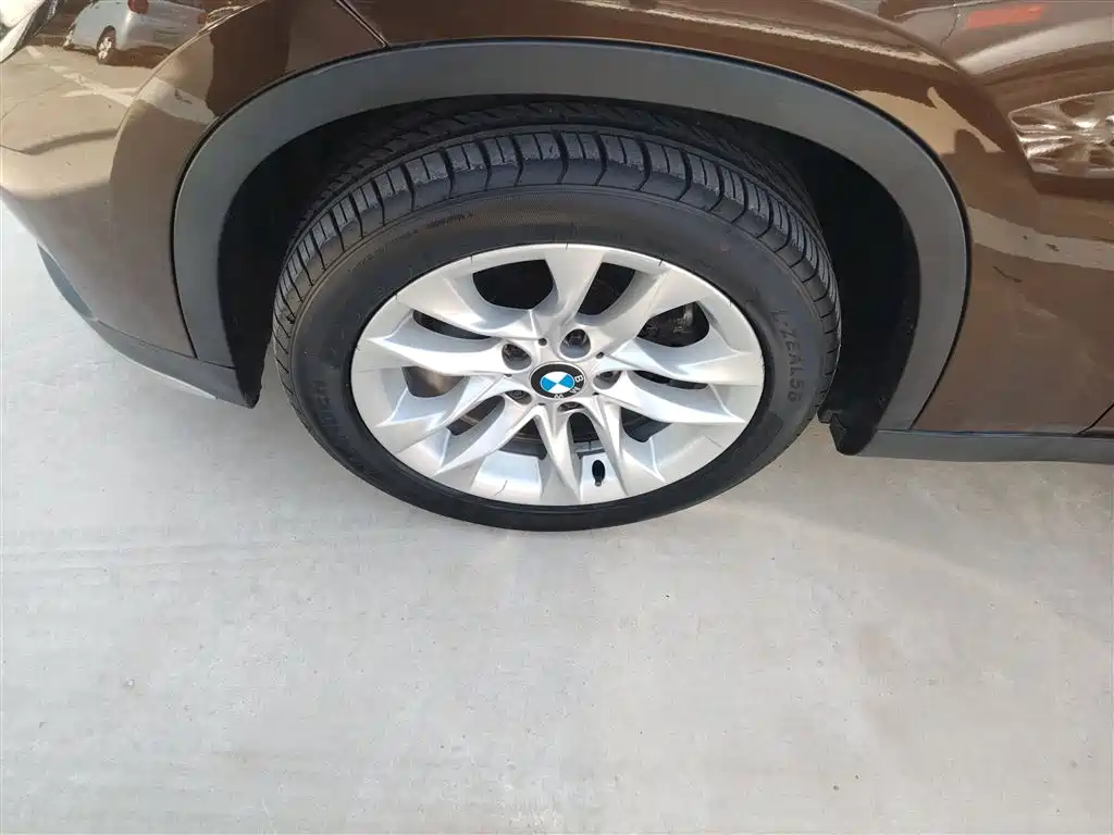 BMW X1 2015 Model sDrive18i Fashion Advanced Edition фото 25