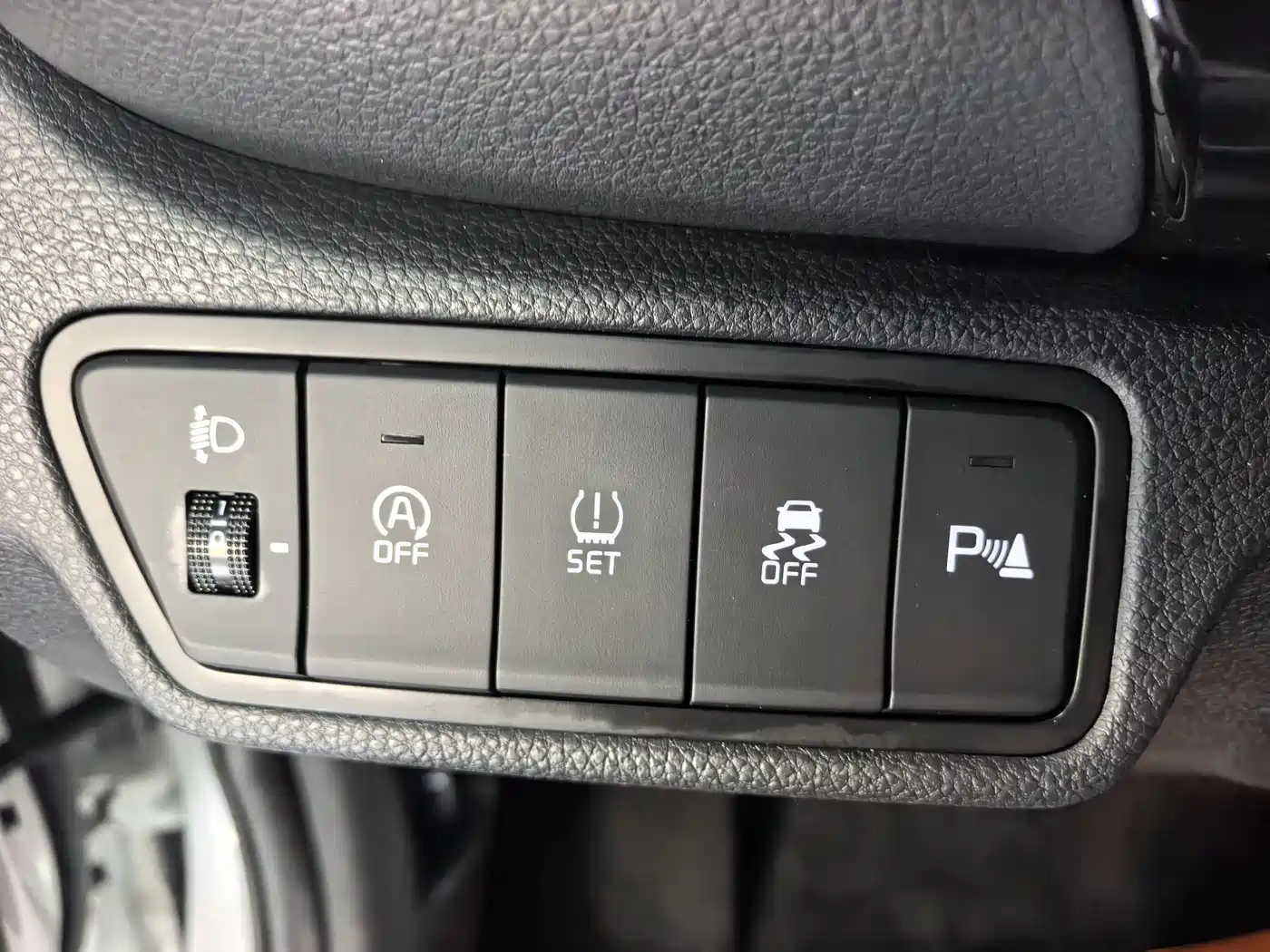 Kia Seltos 2023 1.5L CVT Luxury Edition фото 15