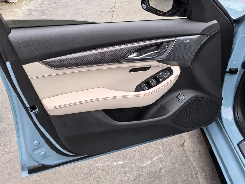 Cadillac CT5 2025 Model 28T Track Performance Edition фото 10