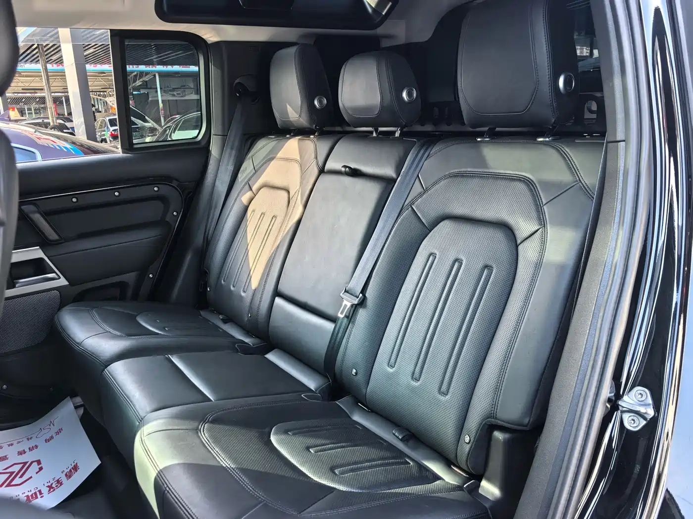 Land Rover Defender 2020 Model 110 P400 HSE фото 4