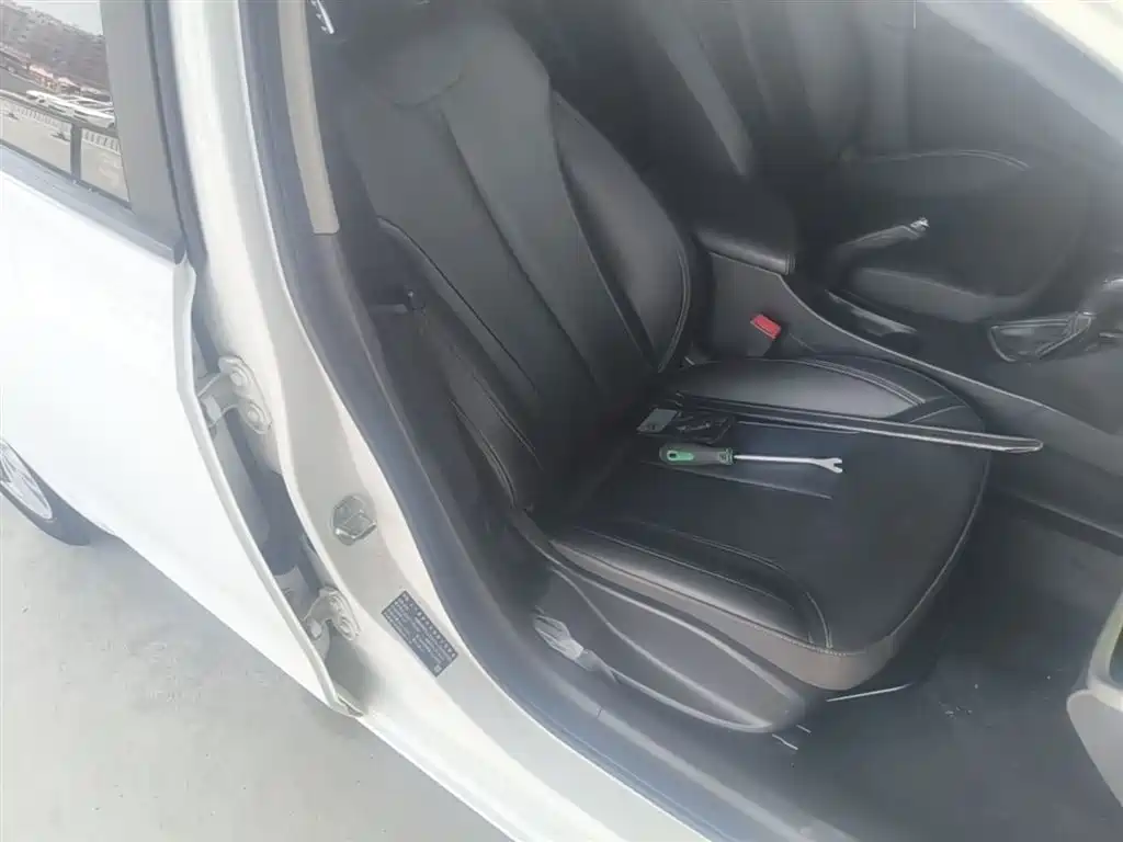 Buick Excelle 2019 18T Auto Connected Elite China VI фото 25